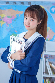 好看的PRADA大片朋友妈妈